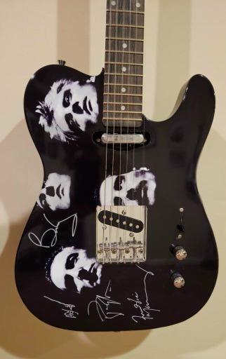 Signature Series Electric Guitar with Iconic Artwork