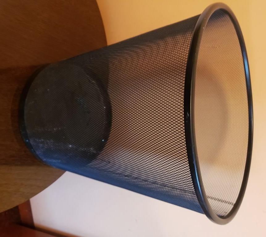 Black Metal Mesh Wastebasket - Durable and Stylish Office Trash Bin