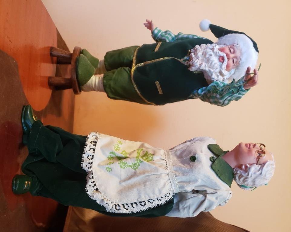 Possible Dreams Clothique Santa and Mrs. Claus Figurines - Charming Holiday Decor