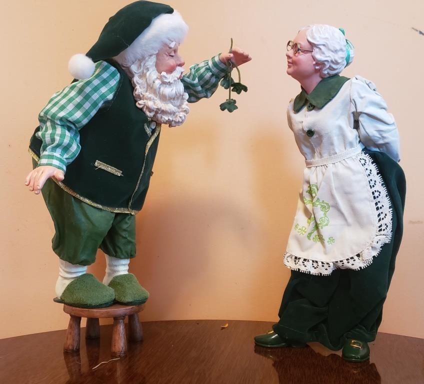 Possible Dreams Clothique Santa and Mrs. Claus Figurines - Charming Holiday Decor