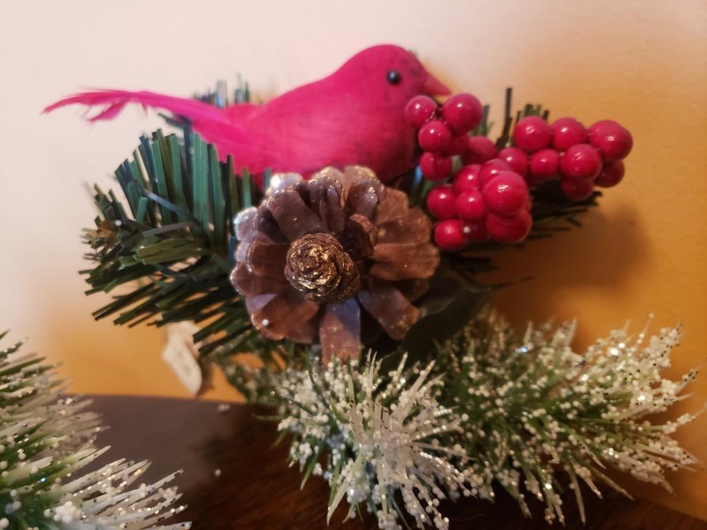 Festive Holiday Bird and Pinecone Arrangement - Charming Christmas Decor