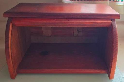 Vintage Wooden Roll-Top Bread Box - Rustic Charm for Your Kitchen