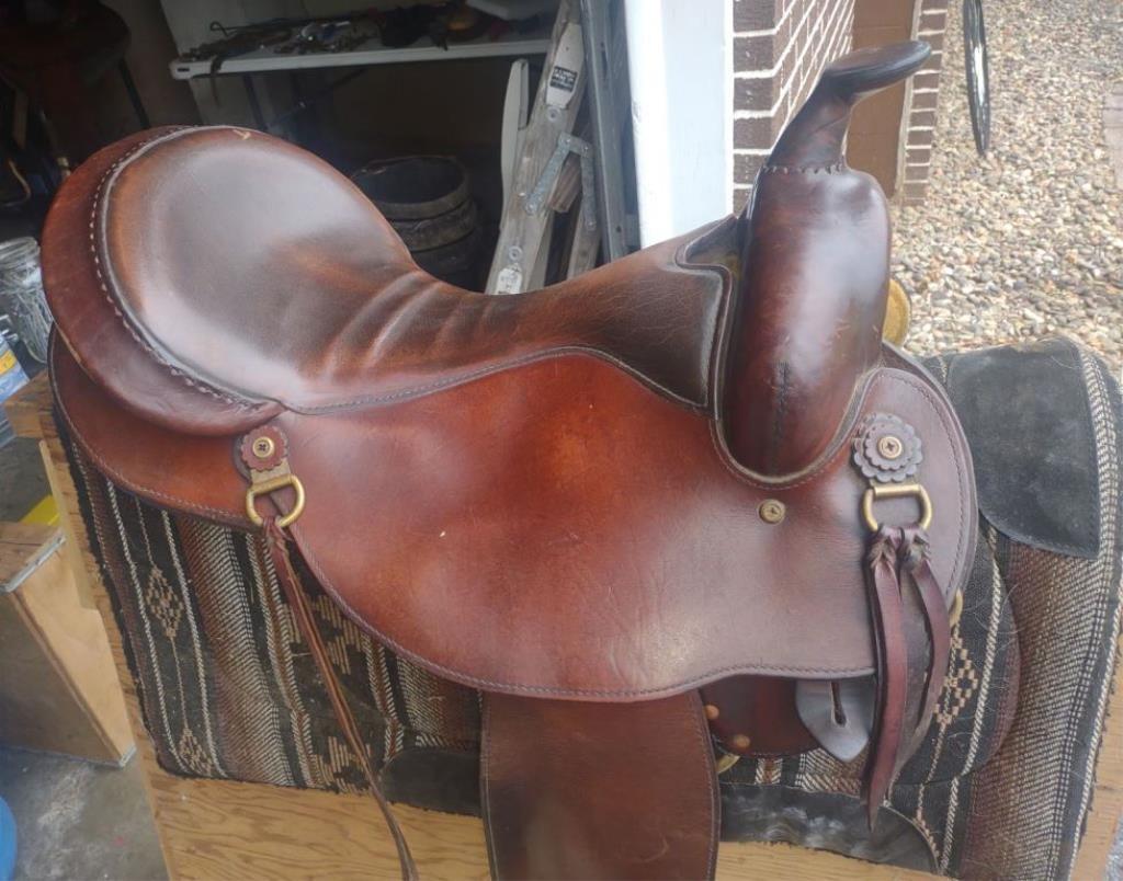Circle Y Western Saddle