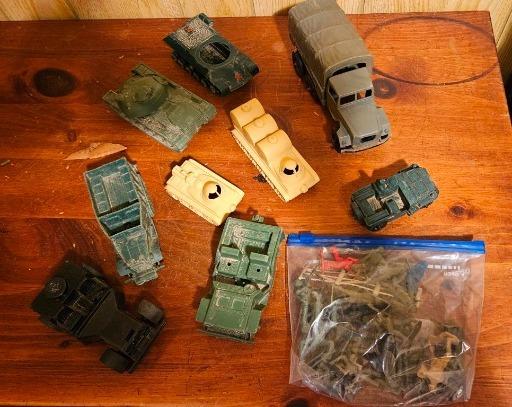 Vintage Military Toy Vehicle Collection - Perfect for Collectors and Enthusiasts