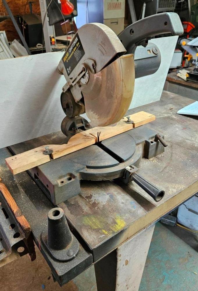 Sears Craftsman 10" Compound Miter Saw - Precision Cutting Tool for Woodworking
