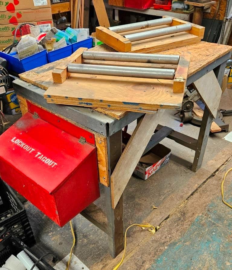Versatile Steel Table with Rotating Rollers for Woodworking